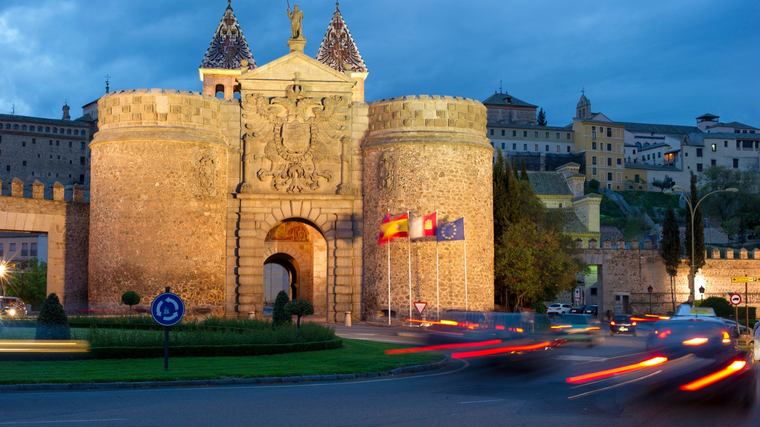 Toledo Nocturno, ruta turística toledo, visita privada a toledo, qué ver en toledo, cuatro calles, puerta de bisagra