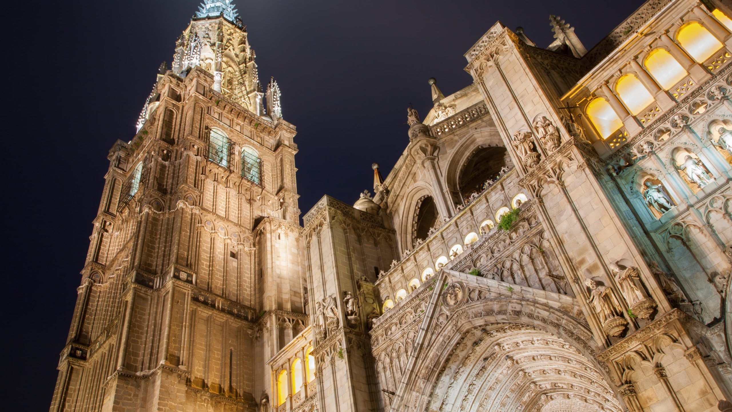 Toledo Nocturno, ruta turística toledo, visita privada a toledo, qué ver en toledo, cuatro calles, catedral primada de toledo Toledo Nocturno, ruta turística toledo, visita privada a toledo, qué ver en toledo, cuatro calles, catedral primada de toledo