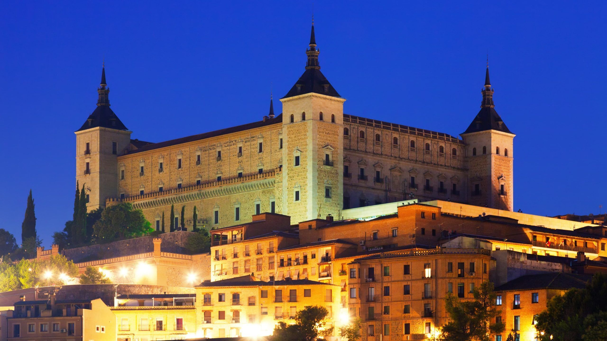 Toledo Nocturno, ruta turística toledo, visita privada a toledo, qué ver en toledo, cuatro calles, alcázar de toledo