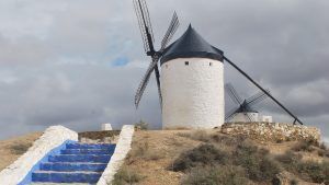 Molinos de Consuegra, Vista de Consuegra, visita privada guiada, toledo, agencia de turismo, ruta a consuegra, que visitar en consuegra, agencia cuatro calles