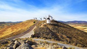 Molinos de Consuegra, Vista de Consuegra, visita privada guiada, toledo, agencia de turismo, ruta a consuegra, que visitar en consuegra, agencia cuatro calles